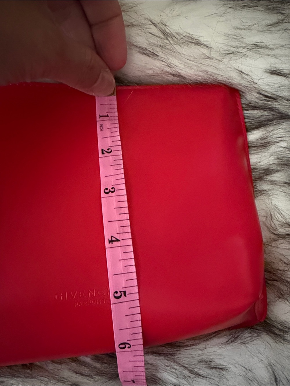 Givenchy parfums Bright Red Faux Leather Cosmetic Pouch & Marie Claire eyeliner - Picture 6 of 11
